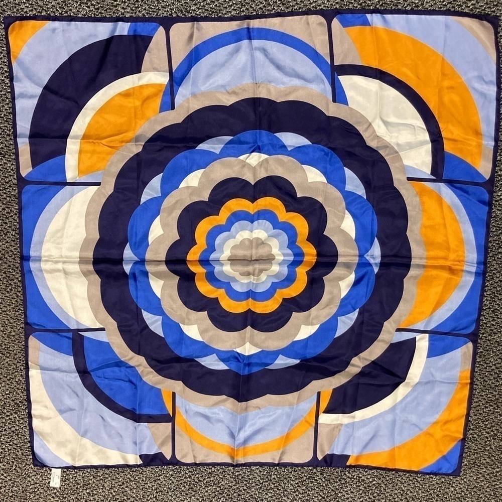 FOULATELIER 100% SILK Scarf with Geometric Pattern  Floral Like